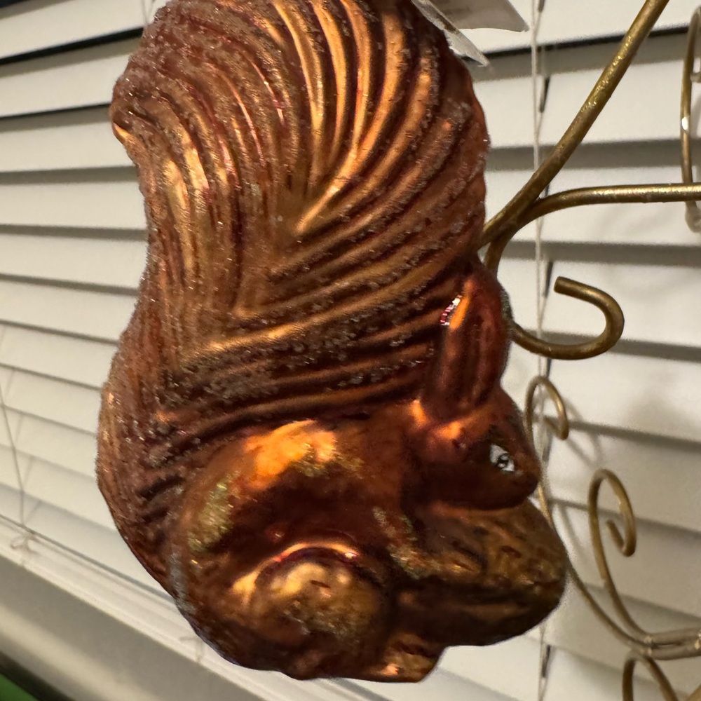 Christopher Radko Brown Bushy tail Squirrel with Nut NWT